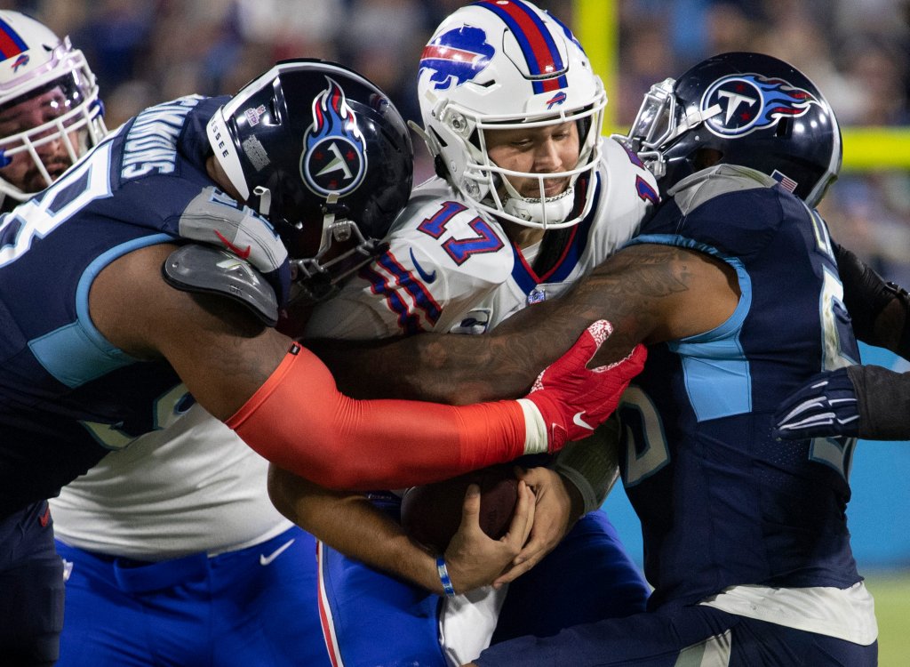 NFL足球 - 泰坦队对比尔队周一晚间足球比赛的公开投注趋势