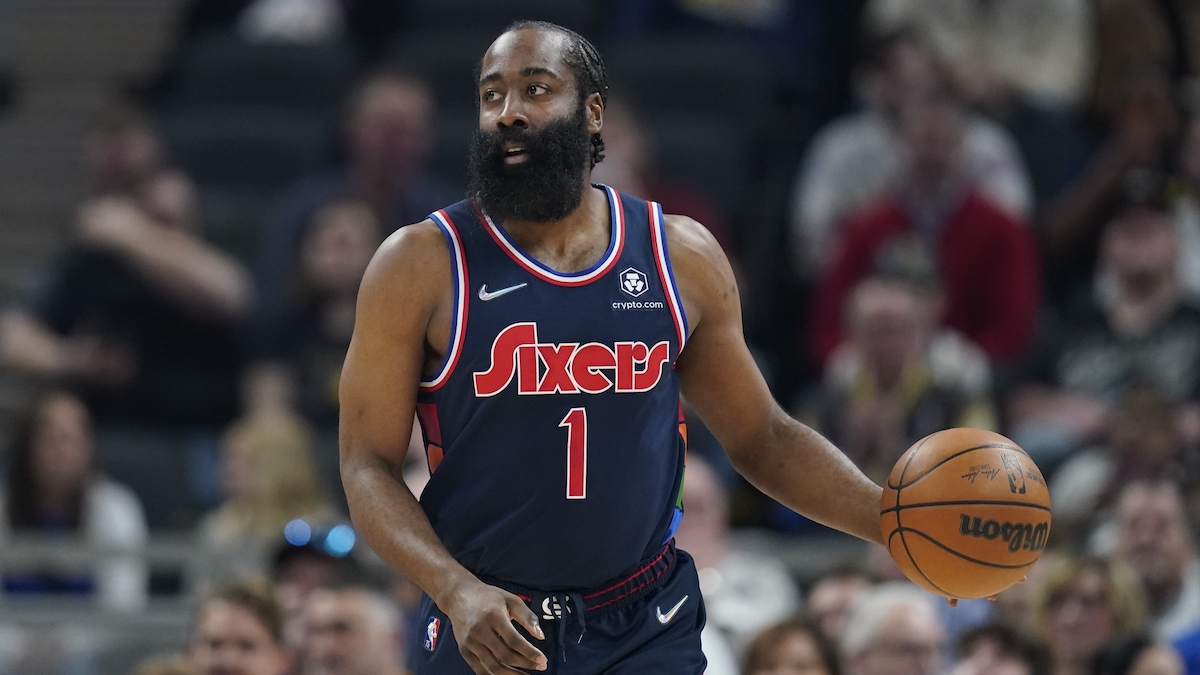 NBA - 詹姆斯-哈登和安东尼-戴维斯的球员提案争议让NBA和体育博彩公司承担起透明度的责任