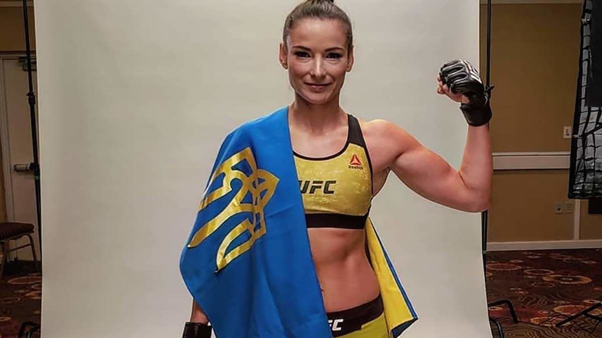 MMA - UFC选手莫罗兹展示她如何进行臀部按摩