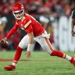 NFL橄榄球 - 突袭者对酋长的得分--周一晚间橄榄球第五周的最佳球员得分赌注
